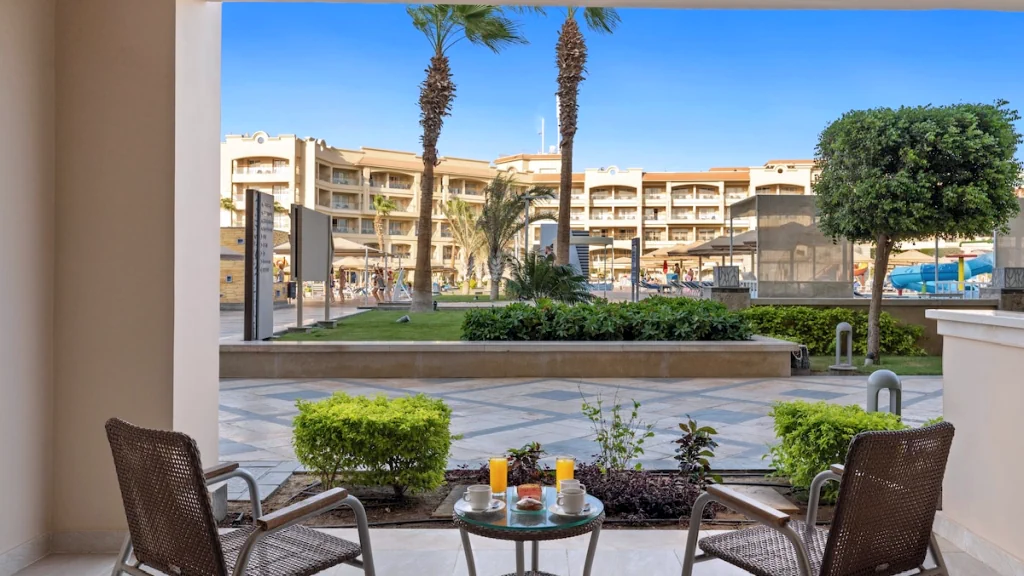 الفندق الباتروس وايت بيتش ريزورت - الغردقة